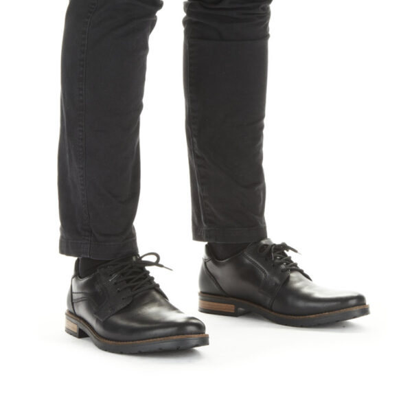 muške crne cipele odijelo