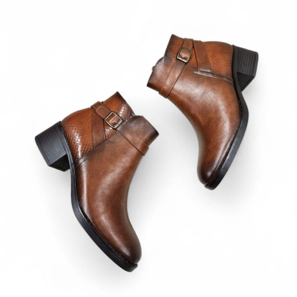 ženske konjak gležnjače