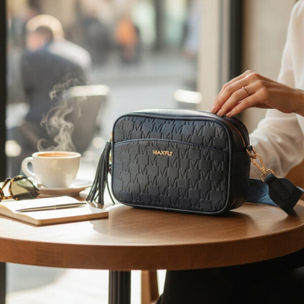 ženska mala plava torba