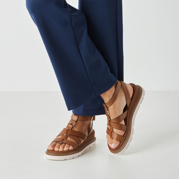 Ženske Tamaris smeđe kožne sandale s više remena gladiator stil