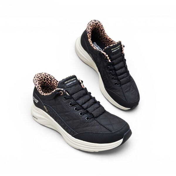 Skechers Slip-ins Contour Foam tenisice u crnoj boji s prošivenim dizajnom i leopard detaljima
