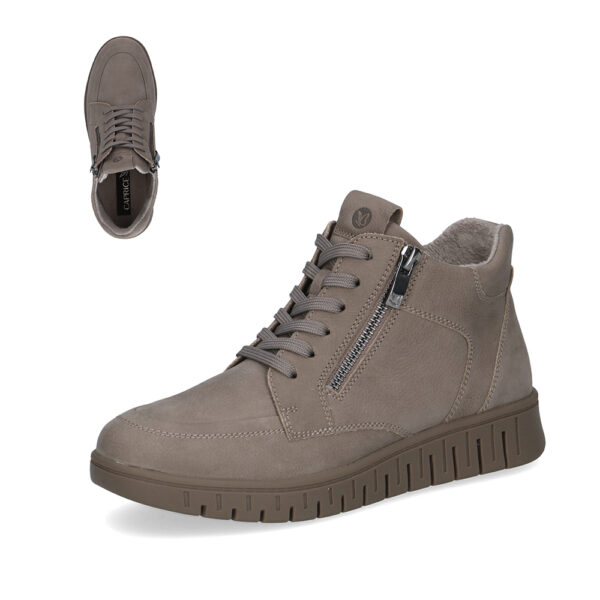 Ženske kožne Caprice sneaker gležnjače s patentom u taupe boji, s vezicama i povišenim segmentiranim potplatom.