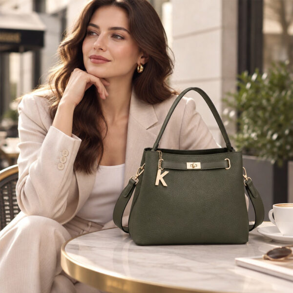 Ženska belted top-handle torba sa zlatnom turn-lock kopčom u maslinasto zelenoj boji