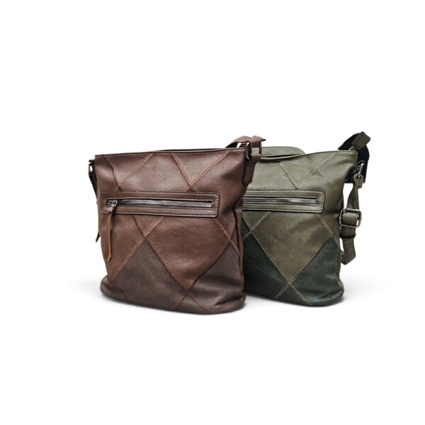 Ženska crossbody torba s dekorativnim šavovima, patchwork dizajnom, podesivim remenom i prednjim džepom s patentnim zatvaračem.