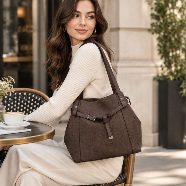 Ženska belted shoulder tote torba u smeđoj boji