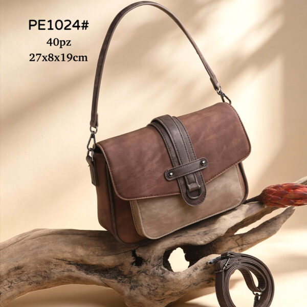 Ženska vintage messenger torba s preklopom, kontrastnim panelima i efektom brušene teksture, dostupna u više boja